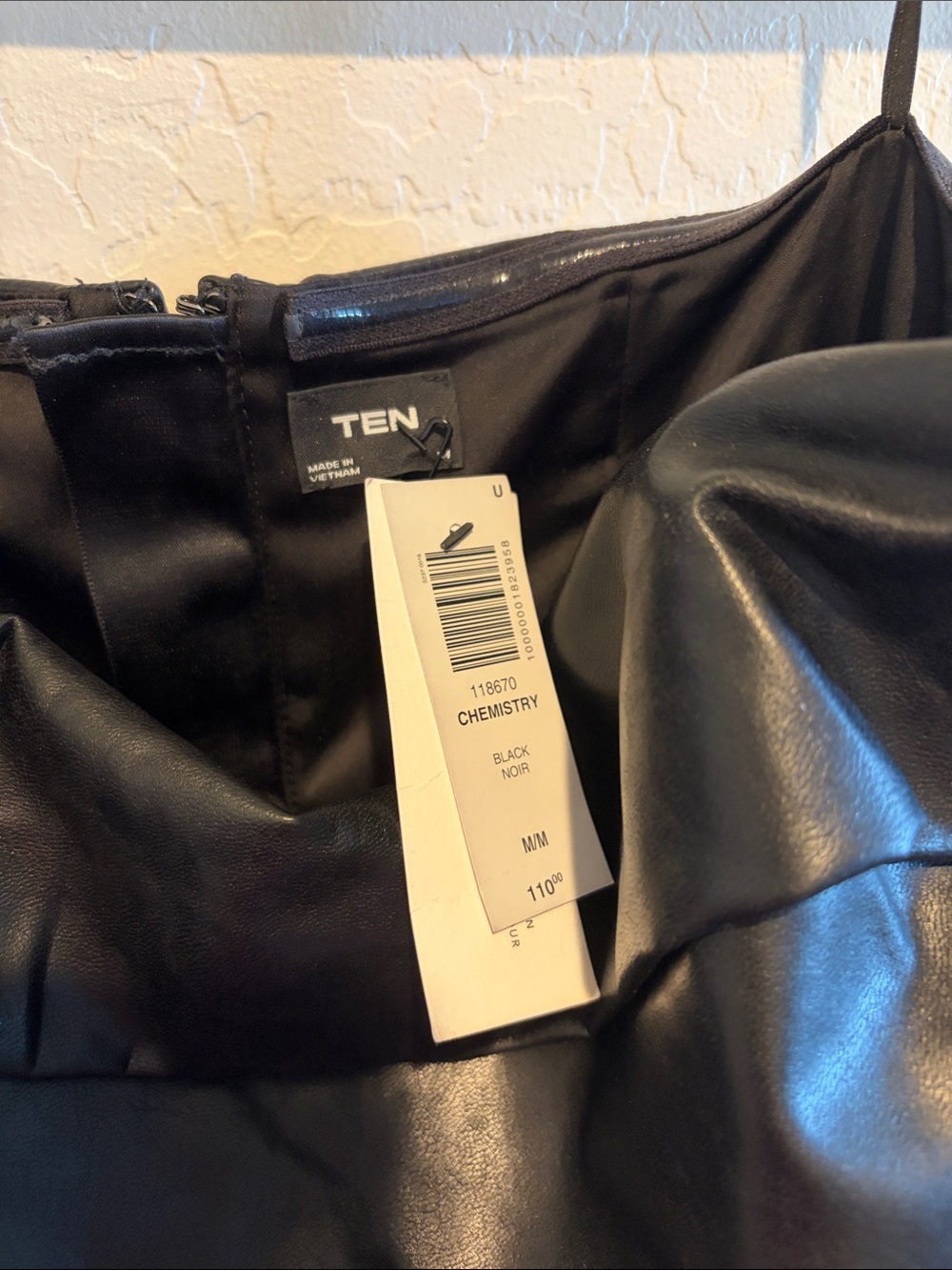 Aritzia Black Faux Leather strapless top - Picture 4 of 8